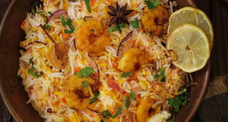 Biryani di gamberi con spezie aromatiche