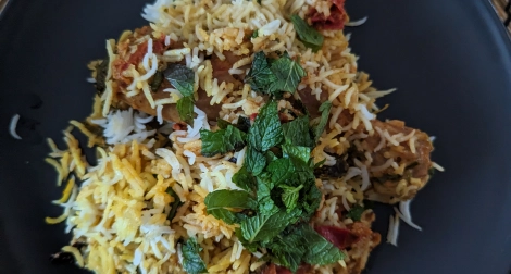 Un plat de Biryani aux crevette, dont le kit est disponible sur notre boutique