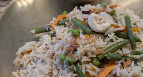 Un plat de pulao aux légumes, dont le kit est disponible sur notre boutique