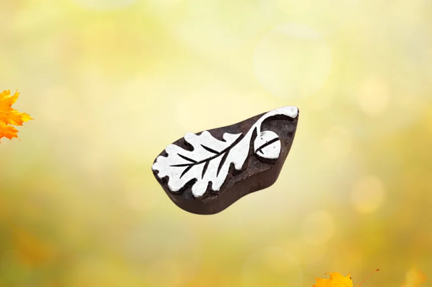 Feuille de chêne avec gland