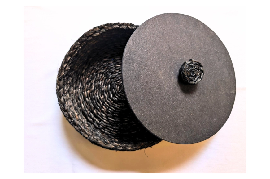 Boîte à pain en sabai