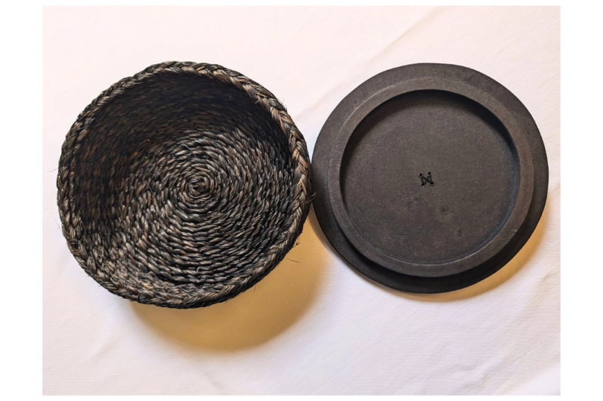 Boîte à pain en sabai