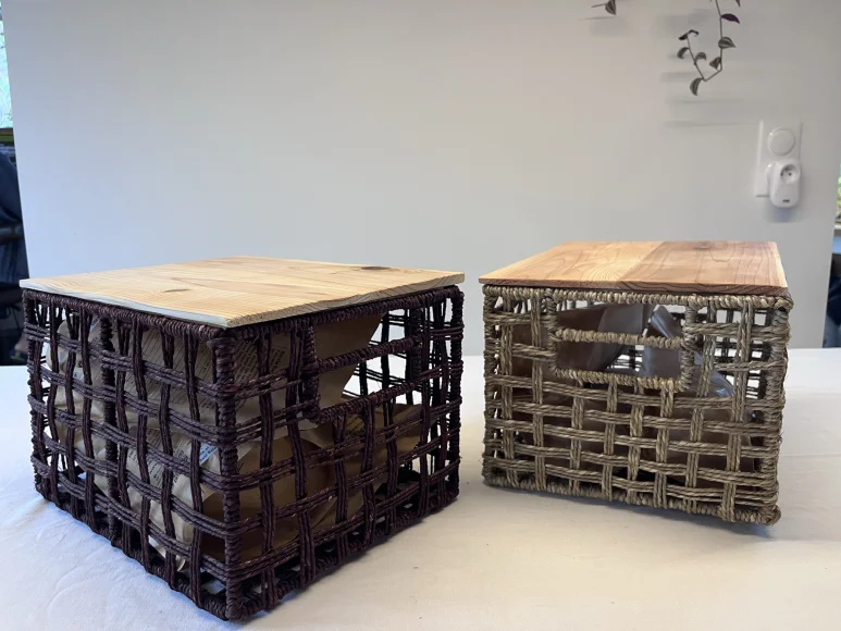 Cesto portaoggetti intrecciato naturale con coperchio in legno