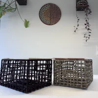 Cesto portaoggetti intrecciato naturale con coperchio in legno