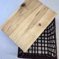Cesto portaoggetti intrecciato marrone con coperchio in legno