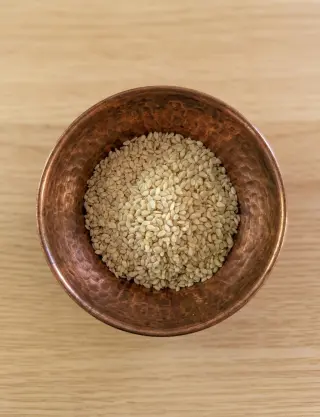 Produkt Geschälter Weißer Sesam Foto