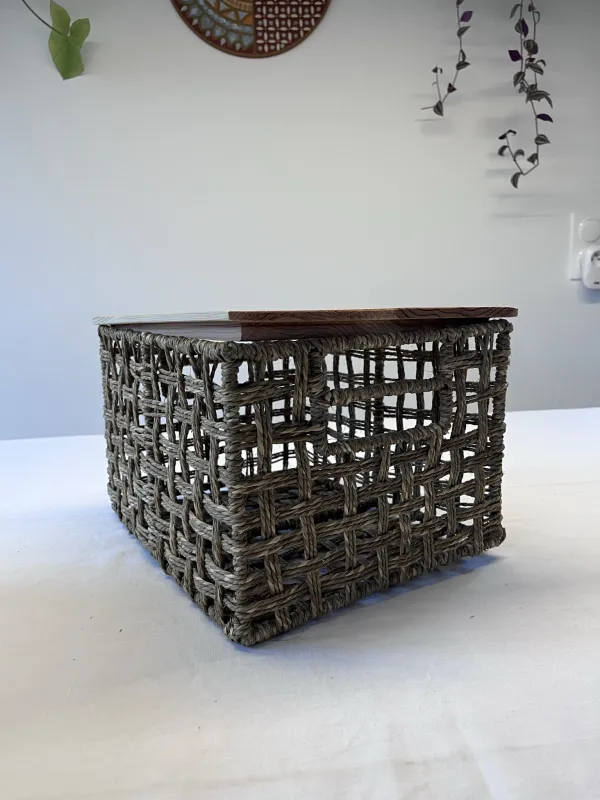 Panier de rangement tressé naturel avec couvercle en bois