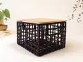 Panier de rangement tressé marron avec couvercle en bois